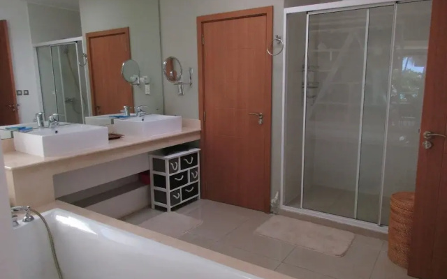 Villa de Prestige Beach Front 8