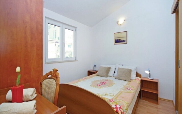 Comfortable Apartment in Makarska Near to Beach