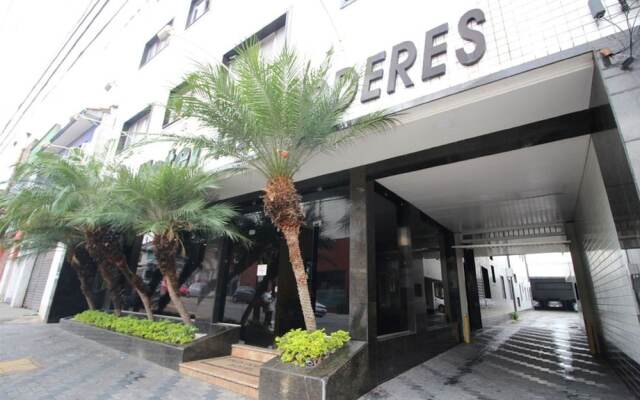 Hotel Três Poderes