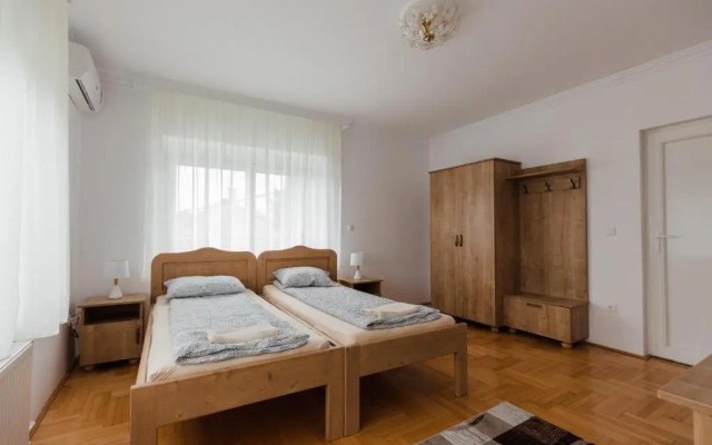 Airport Jazmin Guesthouse