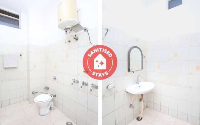 OYO 10239 Holiday INN Paradise