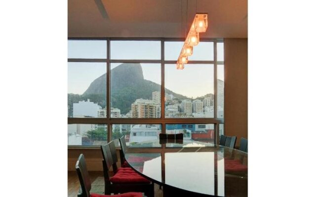 LinkHouse Majestic Mountain View