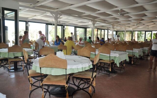 Izer Hotel Beach Club