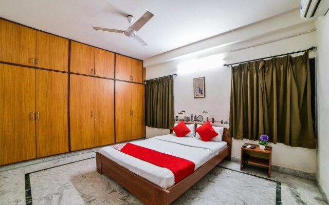 OYO 18454 Hallmark Inn Begumpet