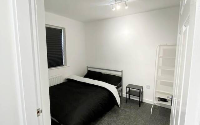 Remarkable 3-bed House in Sheffield