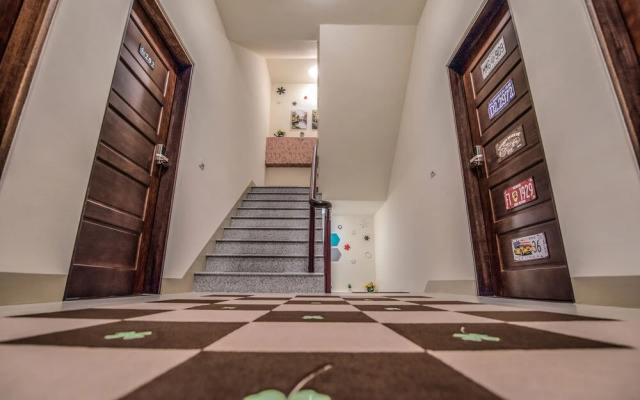 Follow Me Vogue Homestay