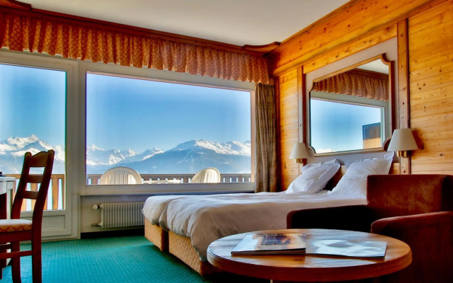 Hôtel le Mont Paisible – Guest Rooms – Crans Montana