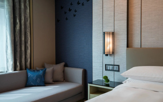 Renaissance Shenzhen Luohu Hotel