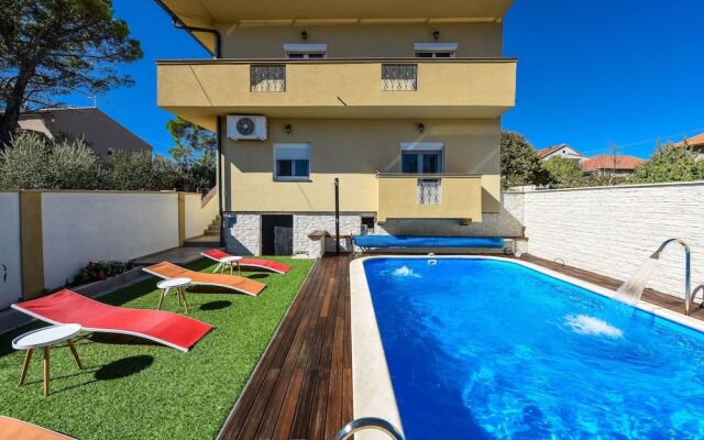 Holiday Apartments Yes Peace