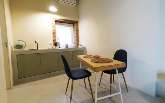 Sr-i754-giude36a1 - Ares Vintage Apartment