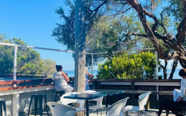 Phillip Island Time - Large home with self-contained apartment sleeps 11