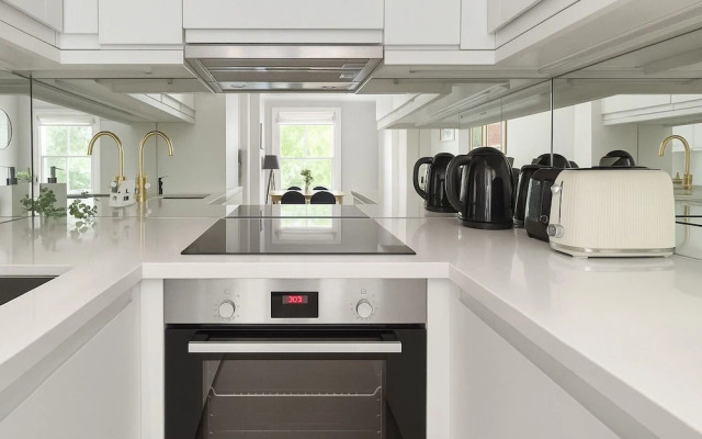 1 Bed Flat near Westfield