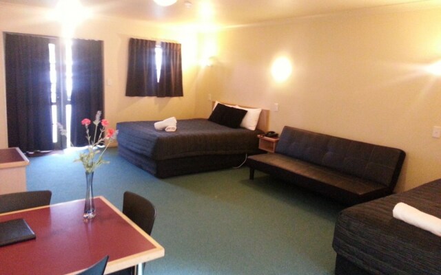 New Castle Motor Lodge