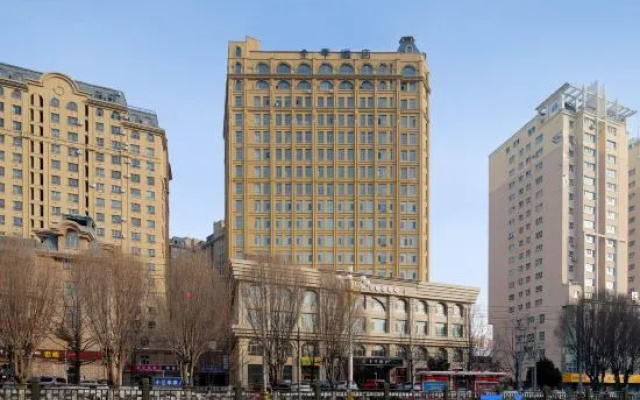 Ji Hotel (Yining International Airport Liuxing Street Scenic Area)
