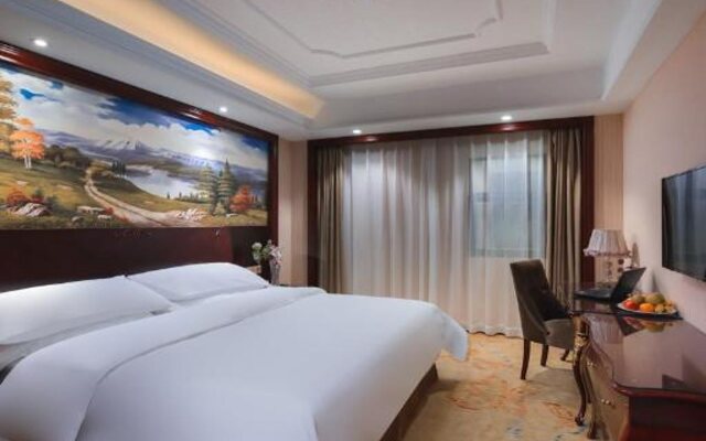 Vienna Hotel (Shanghai Jing'an Gaoping Road)