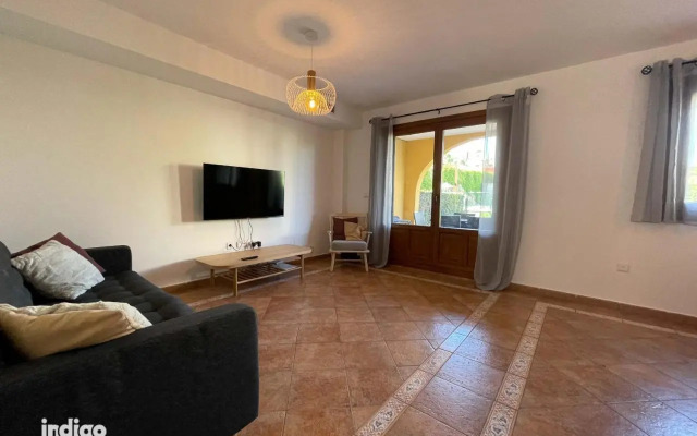 (War002) Town House with Garden And Pool Access