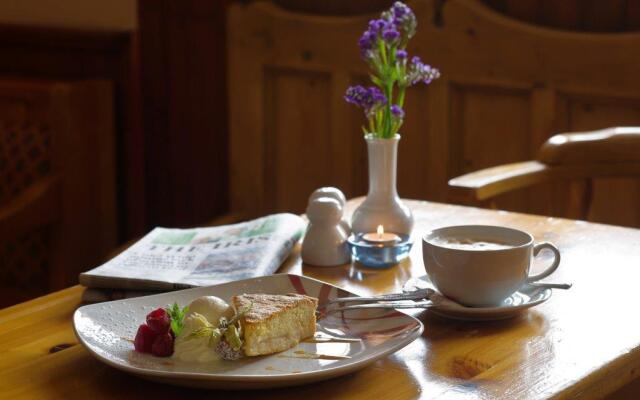 Hylands Burren Hotel