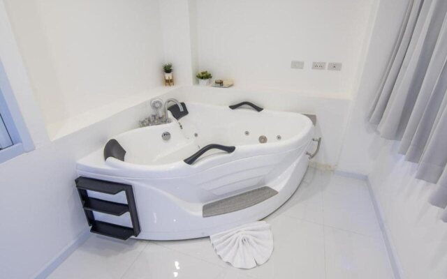 The White Hotel By Charoensri (SHA Extra Plus)