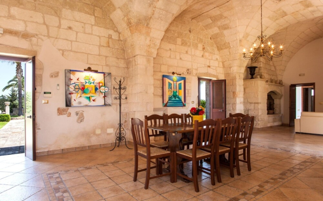 Masseria Relais Saraceno with pool