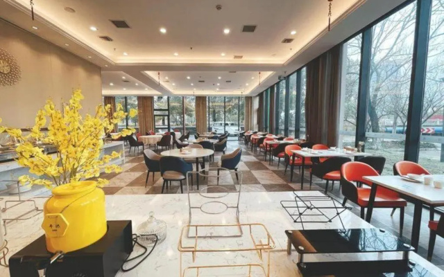 Vienna Hotel Suzhou Industrial Park Yangcheng Lake Fashion Stage