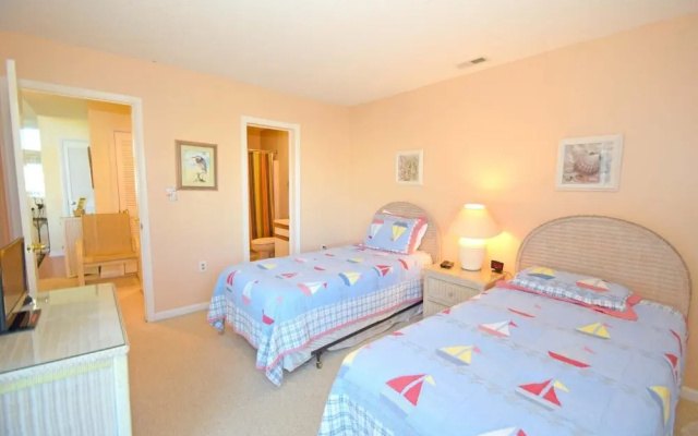 Seascape-heron Harbour 206-10 2 Bedroom Condo by RedAwning