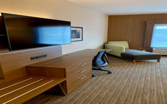 Holiday Inn Express & Suites The Dalles by IHG