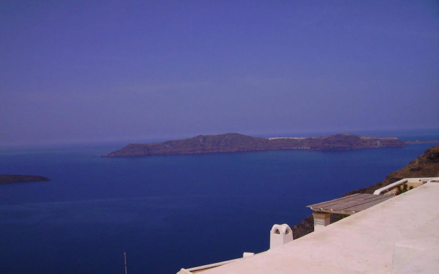 Hotel Thira