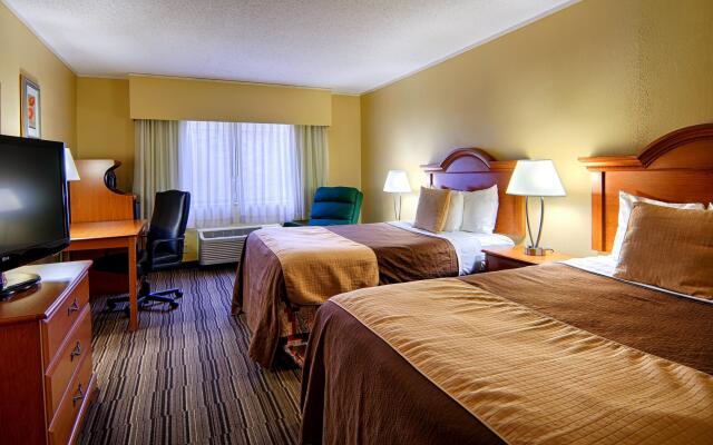 Norwood Inn & Suites