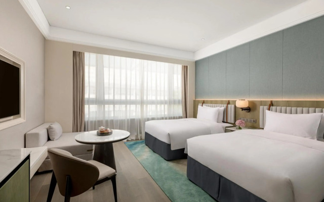 Xiamen International Seaside Hotel (hotel corridor leads to the stone exhibition hall)