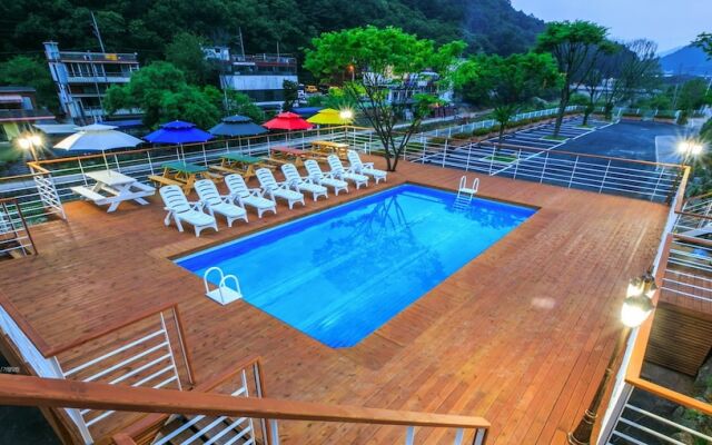 Gapyeong River Spa Pension