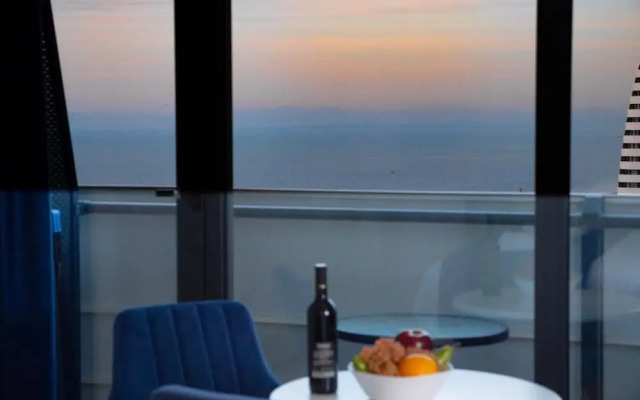 Royal Sea Breeze Apartment