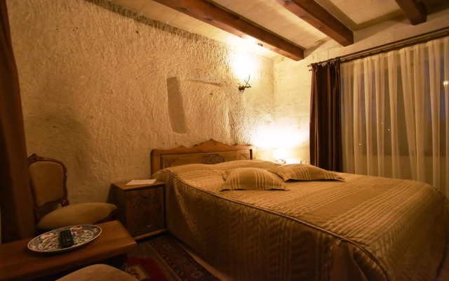 Harman Cave Hotel