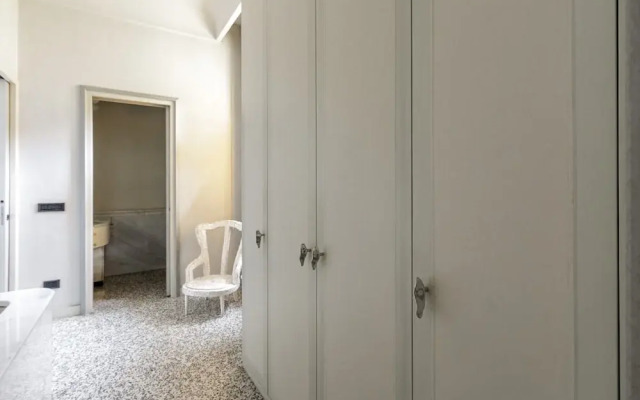 Elegant Apartment Near Duomo