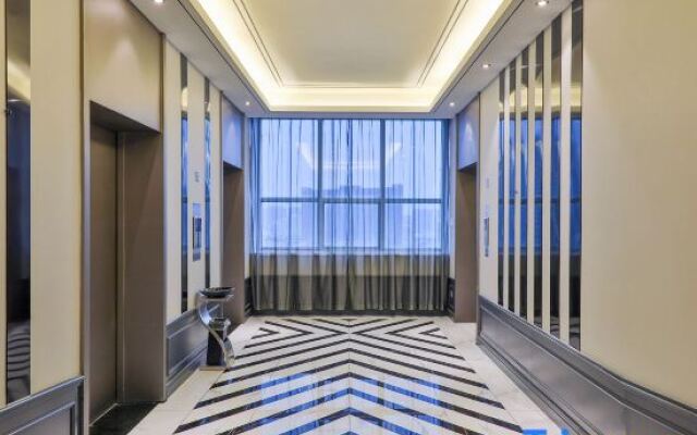 Orange Hotel (Wuhan Optics Valley Square)