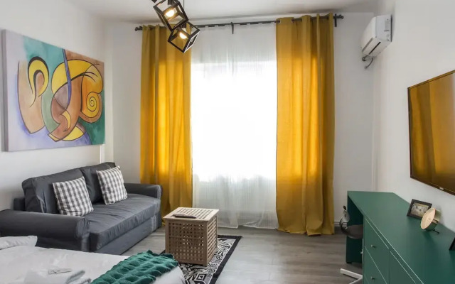 Old Town Studio by MRG