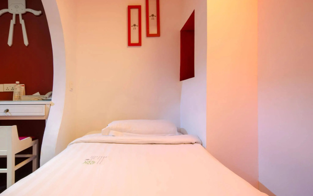 Santa Grand Hotel Lai Chun Yuen – Guest Rooms – Singapore