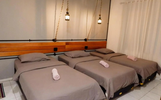 Buton Backpaker Lodge - Hostel