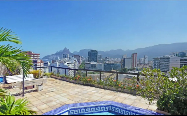 Ipanema's Beautiful Penthouse