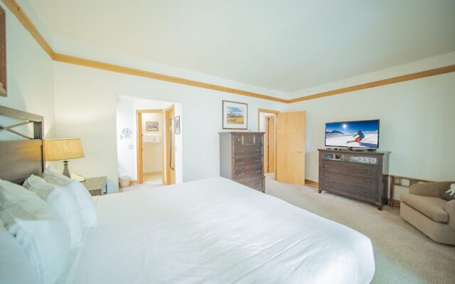 Chateaux Dumont 2717