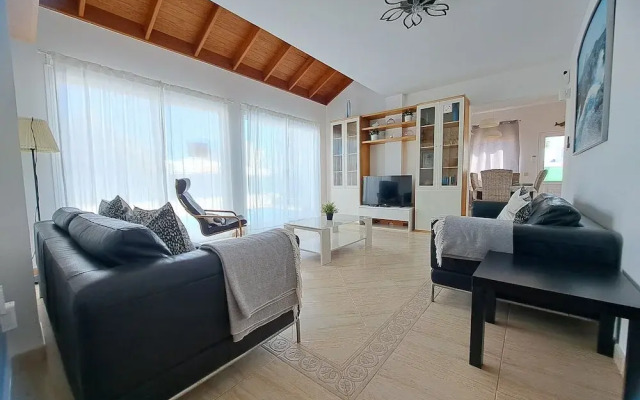 Villa Rayo Azul, Heated Pool and Ocean Views