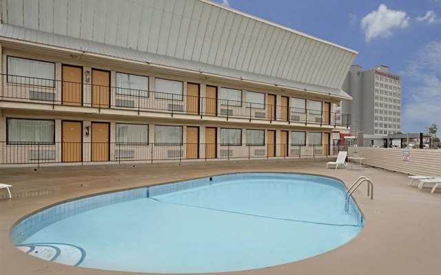 Americas Best Value Inn - Springfield / Glenstone