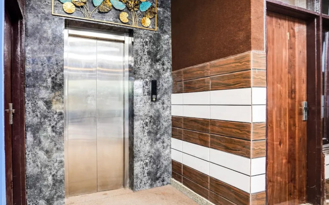 OYO Townhouse 1077 Hotel travel time