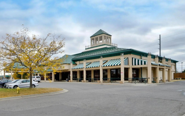 Ramada Hotel & Conference Center by Wyndham Plymouth