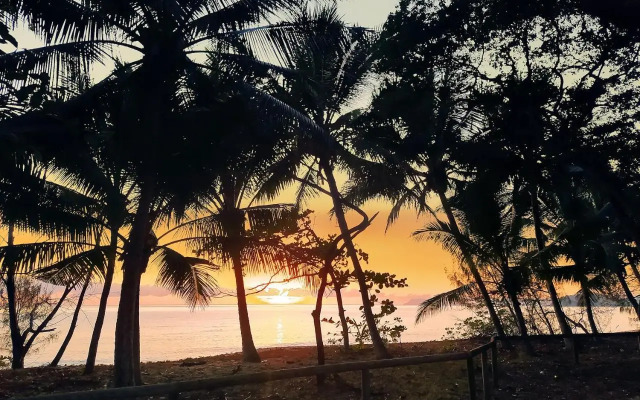 REEF RETREAT APARTMENTS PALM COVE Unit 12