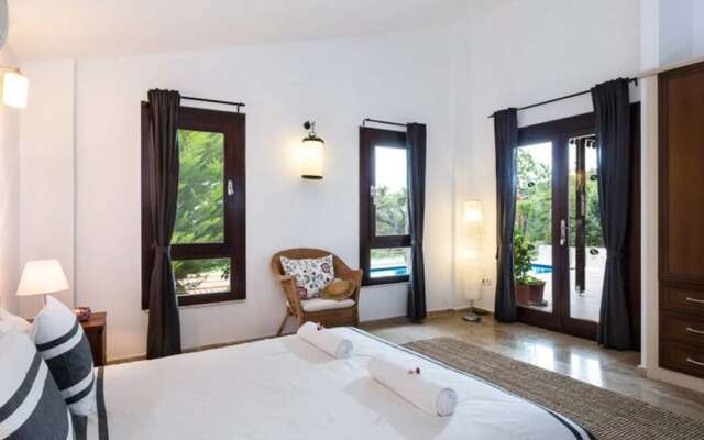 Villa Papatya by Akdenizvillam