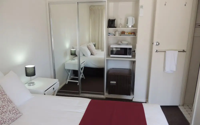 Premier Motor Inn