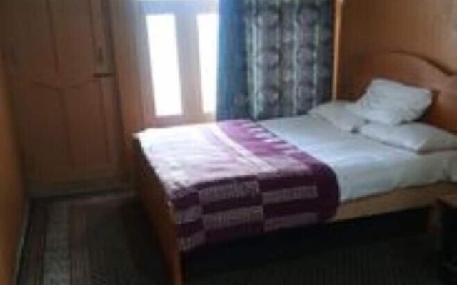 Paradise City Hotel and Restaurant