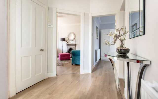 2 Bedroom Flat With Garden