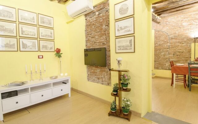 Palazzo della Stufa - Apartments for rent in Lucca