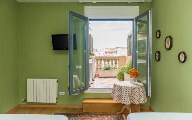Go Barcelona Guest House